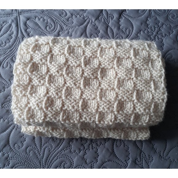 Off White knitted shawl - Picture 2 of 10
